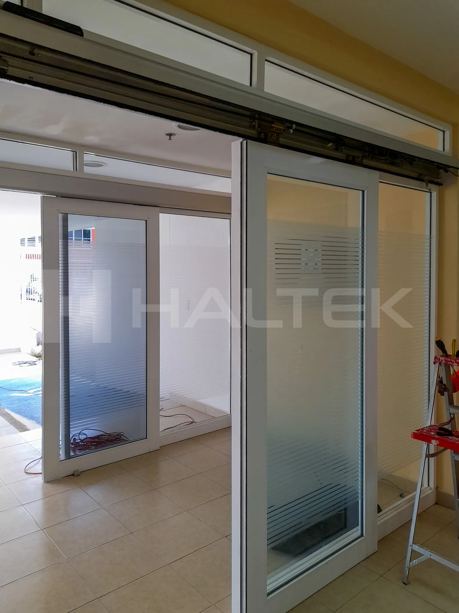 Acceso esclusa en proyecto CENDI Pemex.