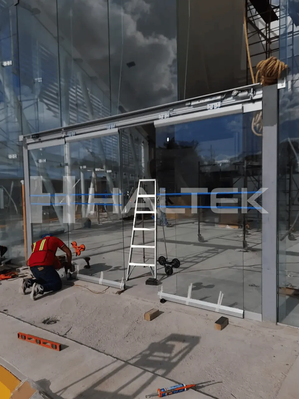 Instalación en curso en proyecto Genomma Lab.