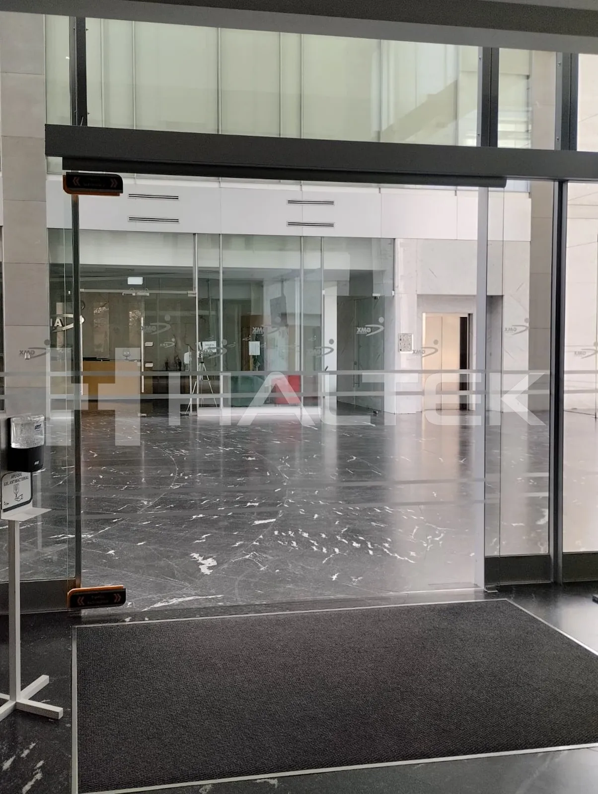 Close up arquitectónico en proyecto Seguros GMX.