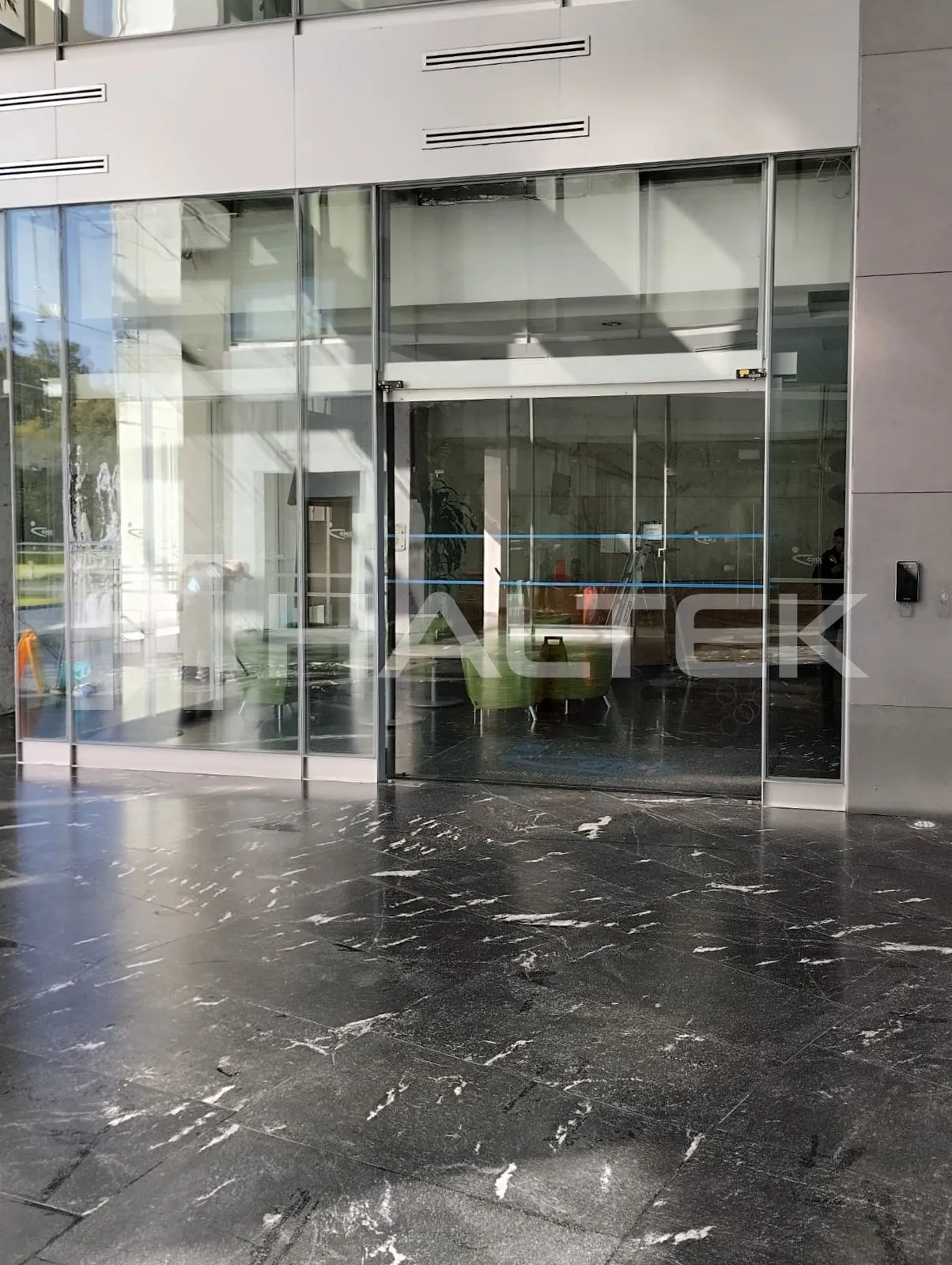 Vista derecha del proyecto Seguros GMX.