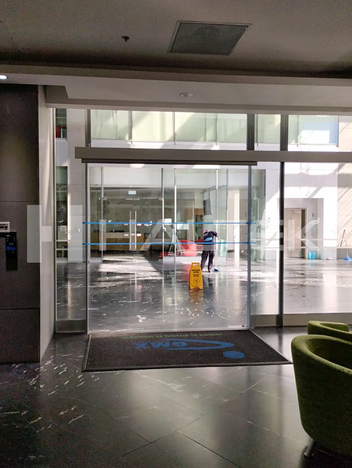 Vista interior detallada en proyecto Seguros GMX.